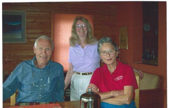 A group of people posing for a photo

Description automatically generated with medium confidence